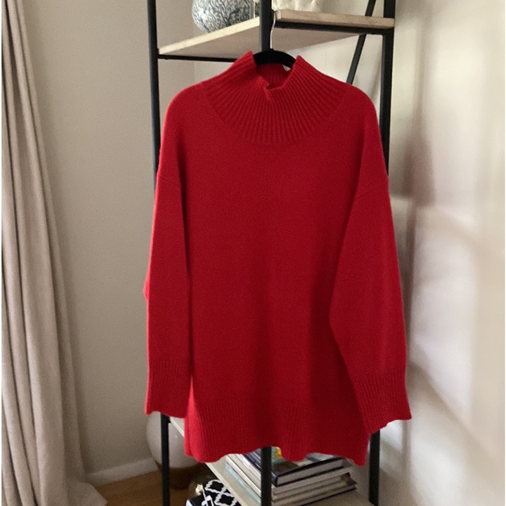New without tags. Beautiful Ann Taylor Sweater.